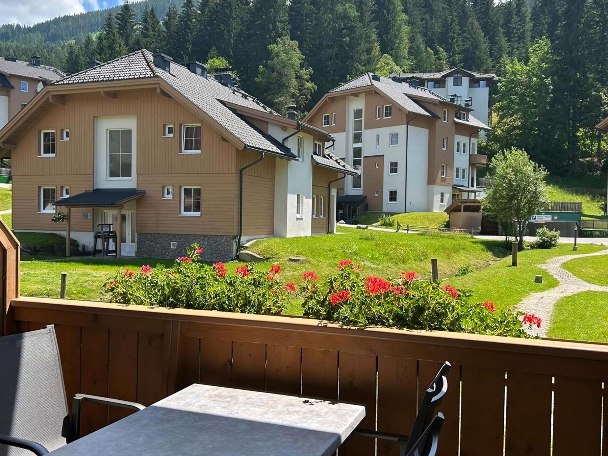 Landal Bad Kleinkirchheim Hotel Bagian luar foto